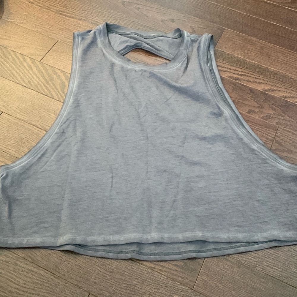Lululemon cut back crop tank